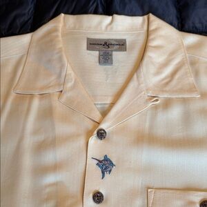 Hook & Tackle Men's Cream Casual Button Down Shirt L EMBROIDERED